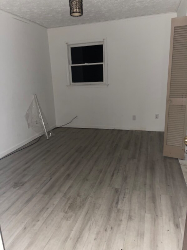 Foto del edificio - 3737 Hunting Creek Rd