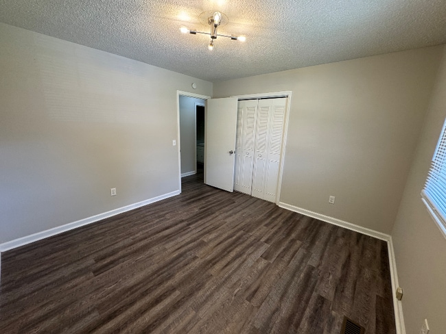 Building Photo - 4706 Metro Park Ln