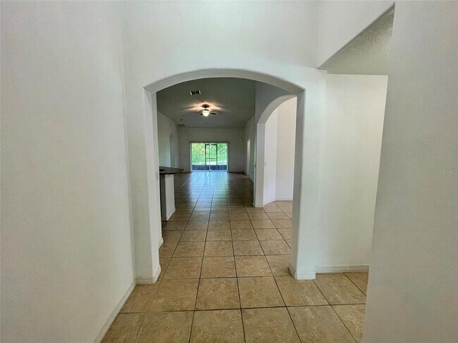 Building Photo - 13146 Royal Pines Ave