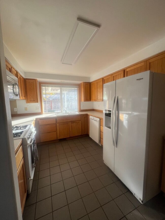 Building Photo - Great Single level Home!