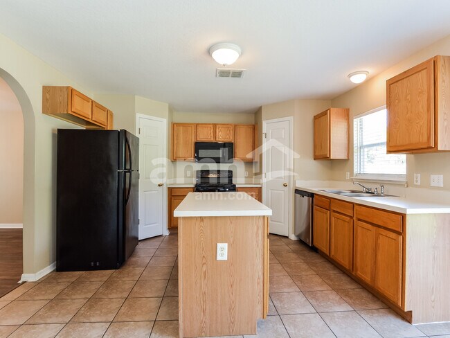 Foto del edificio - 31802 Parkdale Drive