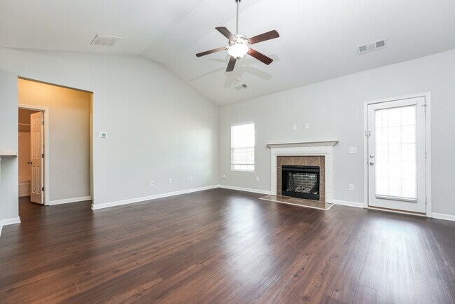 Foto del edificio - 1183 Warm Spring Ct