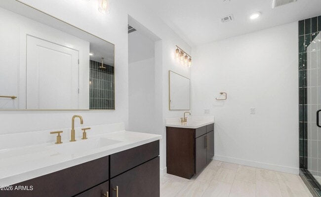 Building Photo - 11300 N Casa Dega Dr