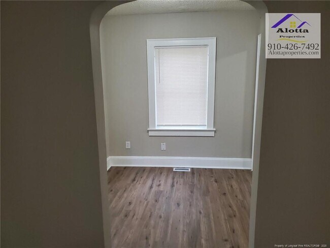 Building Photo - 311 Central Dr