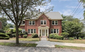 Building Photo - 27 Chesterfield Rd