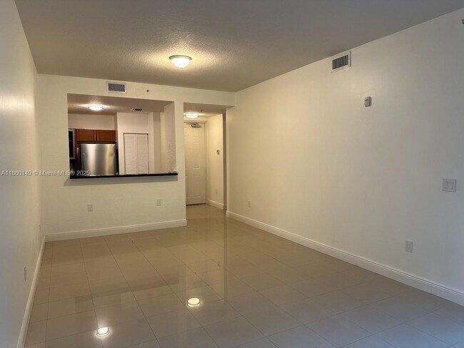 Foto del edificio - 652 NE 63rd St