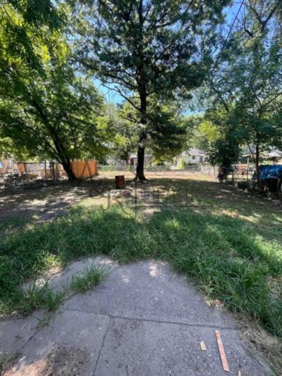 Foto del edificio - 415 W 9th St