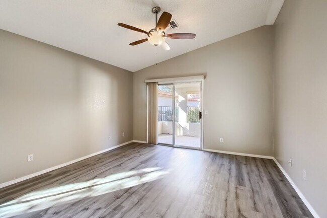 Building Photo - 1120 N Val Vista Dr