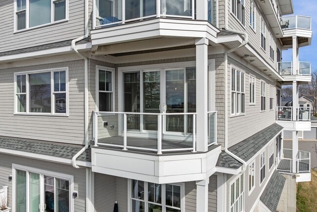 Building Photo - 71 Greenwood Ave