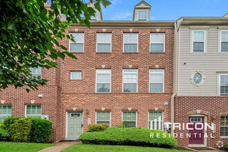 Building Photo - 10754 Cedarwood Dr