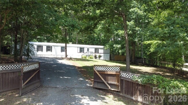 Building Photo - 4120 Glenola Dr