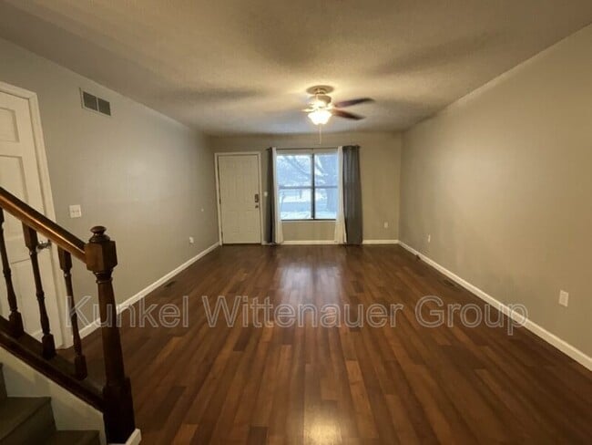 Foto del edificio - 1632 Progress Ln