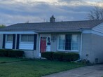 Foto principal - 6924 Bison St