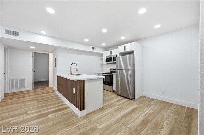 Foto del edificio - 488 Albert Ave