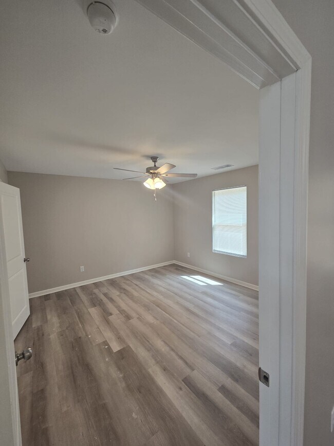 Foto del edificio - 4849 Wilson Rd