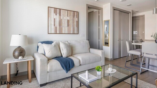 Building Photo - 101 S Center St