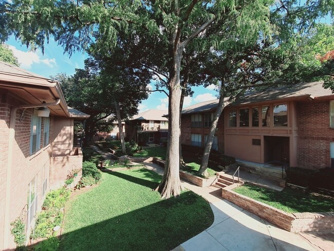Location Location Location! Incredible 2/... - Location Location Location!  Incredible 2/... House