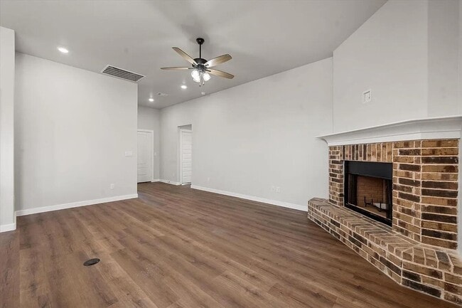 Building Photo - 2916 Corpus Ave