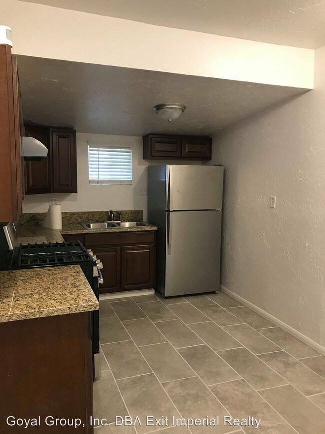 Building Photo - 3 br, 1 bath House - 543 S 3rd St.