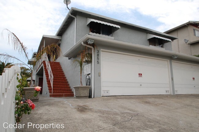 Building Photo - 3855 Buell St