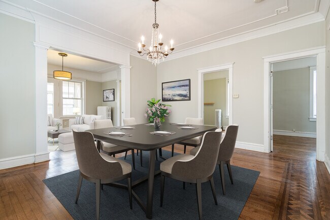 Dining Room - 310 S Lombard Ave