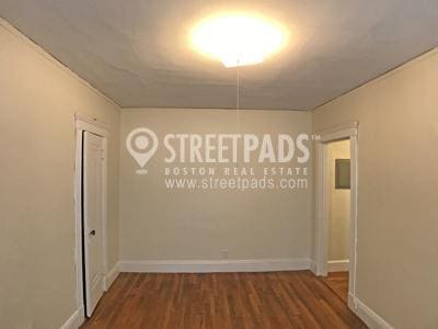 Building Photo - bedroom in Boston MA 02215