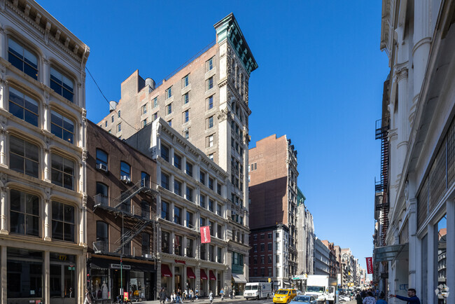 Building Photo - 446  Broome St