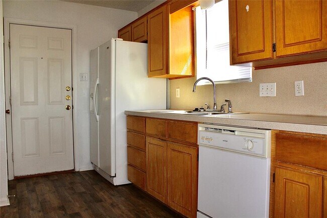 Foto del edificio - 4302 Janelle Dr