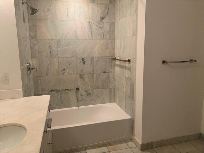 Building Photo - 1050 Brickell Ave