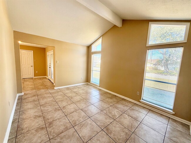 Building Photo - 1809 Capri Ln