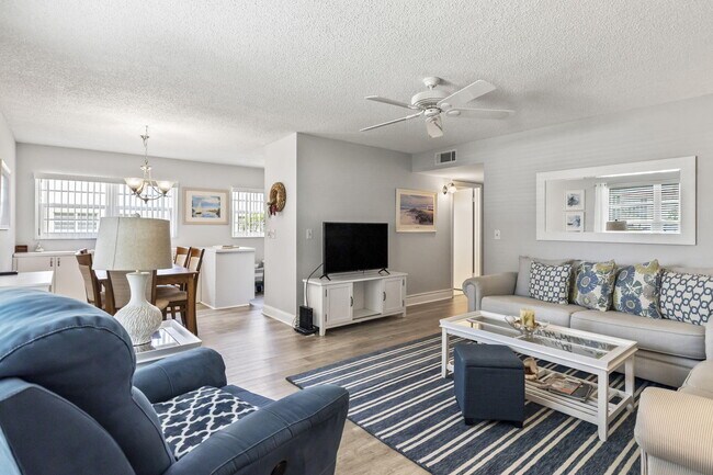 Foto del edificio - 32 Pine Arbor Ln