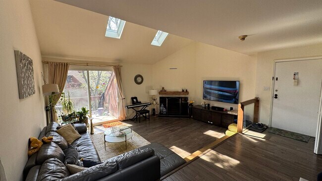 Foto del edificio - 530 Teal Plaza