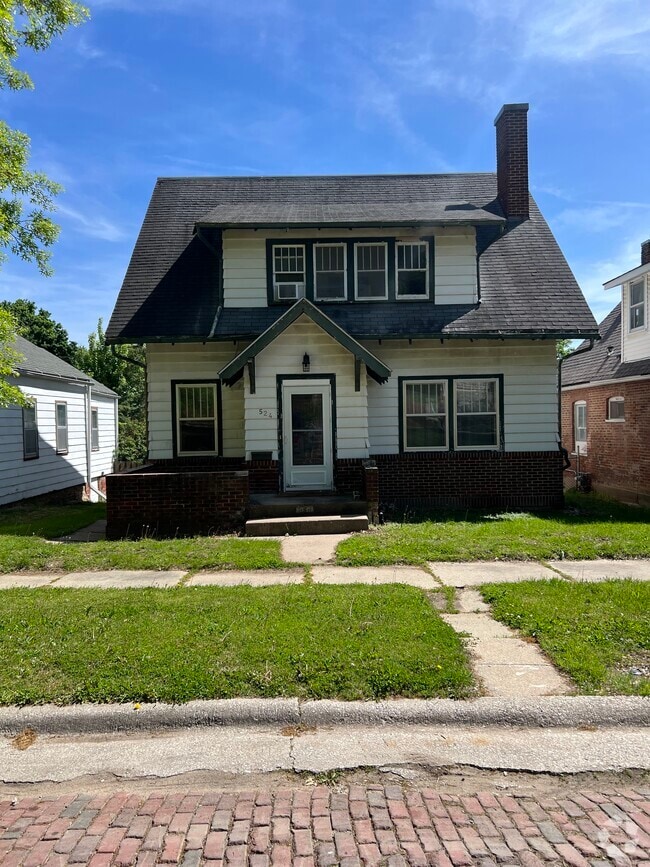 Building Photo - 524 Avenue D