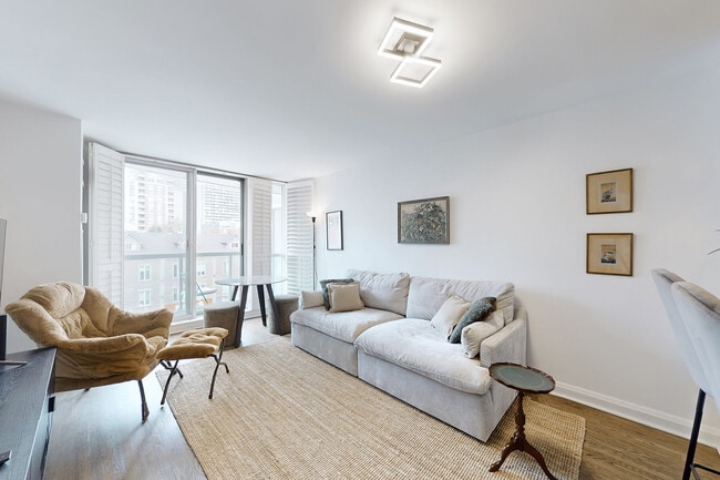 Photo du bâtiment - 109 Front St E