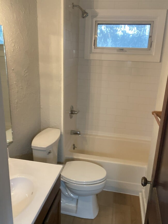 Building Photo - 2817 Emerson Ave