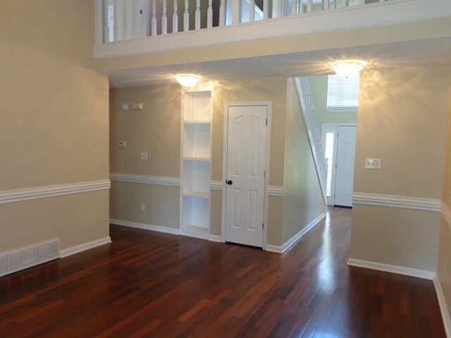Building Photo - 2166 Greencliff Dr