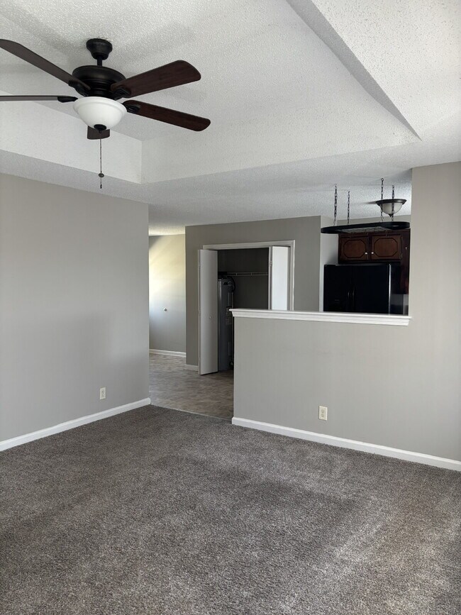 Foto del edificio - 363 Donna Dr