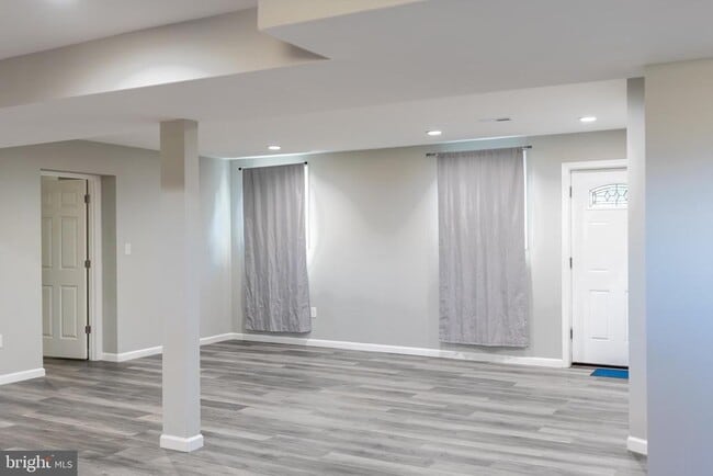 Building Photo - 3201 Merrydale Dr