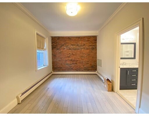 Building Photo - 15 Blackwood St