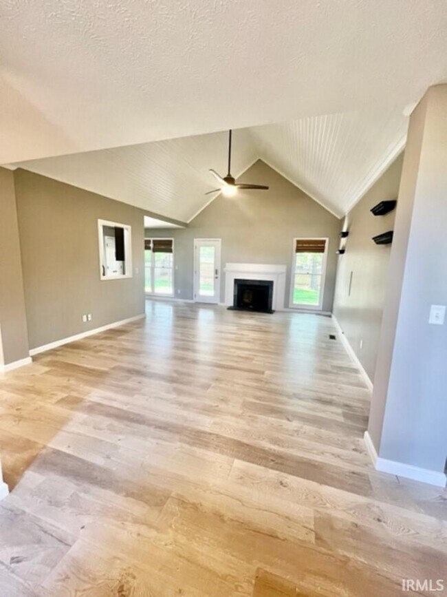 Foto del edificio - 8933 Shadow Ridge Dr