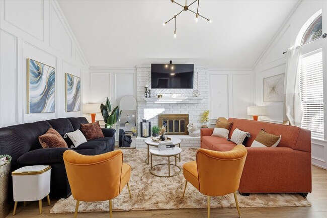 Foto del edificio - 7581 Kings Ridge Rd