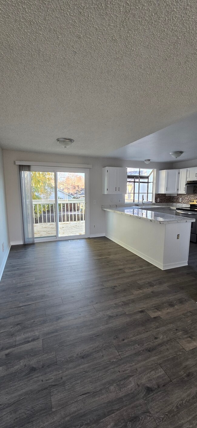 Building Photo - 17163 E Tufts Ave