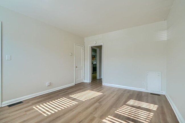 Foto del edificio - 2976 Cornwall Rd