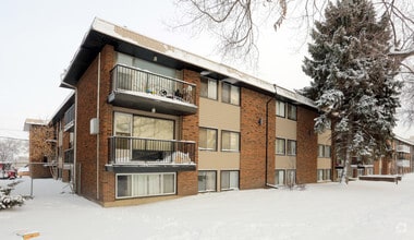 Building Photo - Hilton Manor
