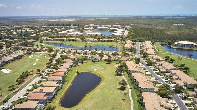 Foto del edificio - 9240 Willowcrest Ct