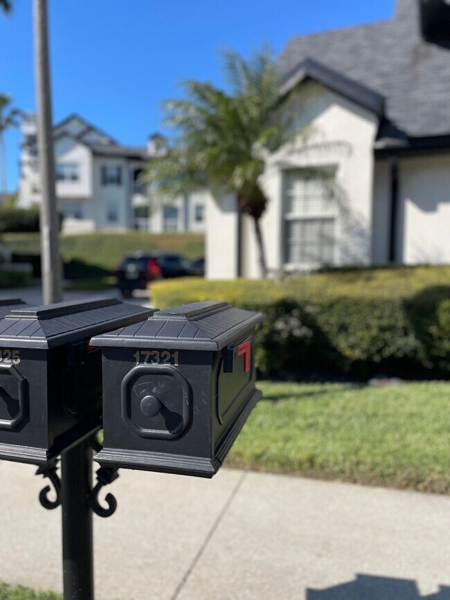 Building Photo - 2 Bedroom, 2 Bath Townhome in Beautiful Lakefront Community in Clermont, FL!