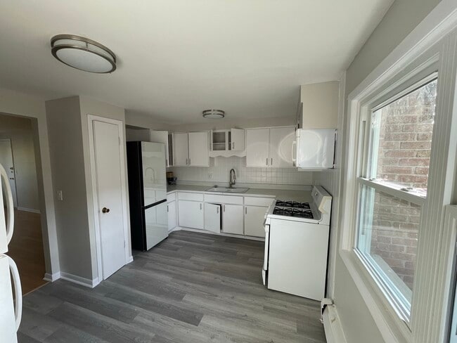 Foto del edificio - 2802 N Rutherford Ave