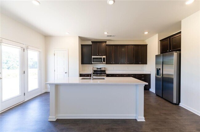 Building Photo - 31 Briarwood Dr E