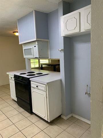 Foto del edificio - 5809 Lalagray Ln