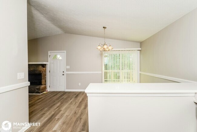 Building Photo - 8150 Flamingo Dr, Jonesboro, GA 30238
